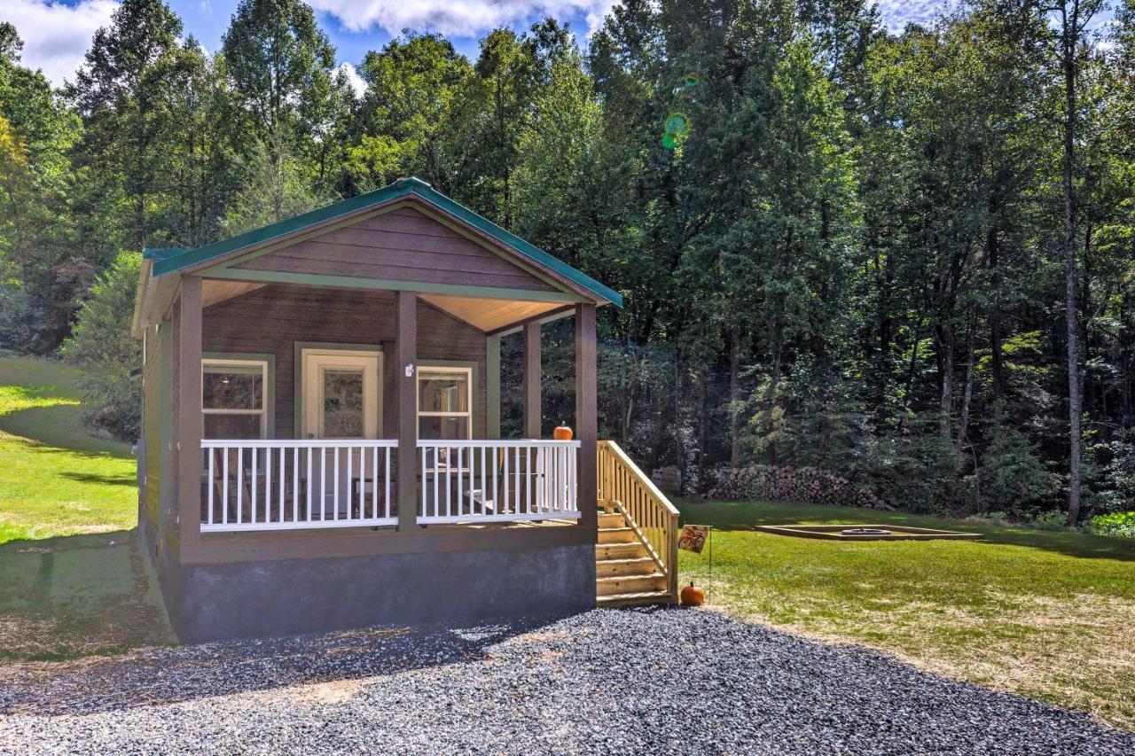 Quaint Mtn Cabin Tiny Living Near Big Adventure Brevard Exterior foto