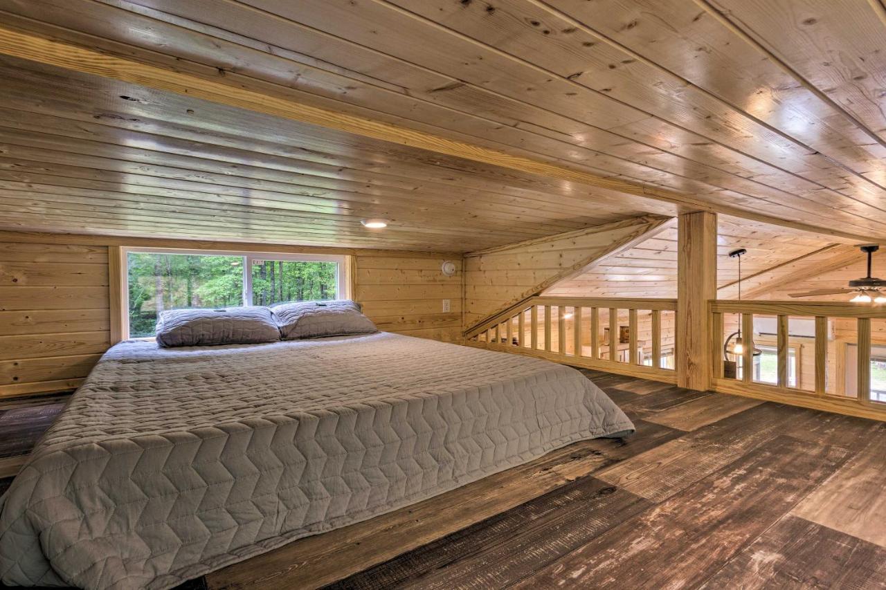 Quaint Mtn Cabin Tiny Living Near Big Adventure Brevard Exterior foto